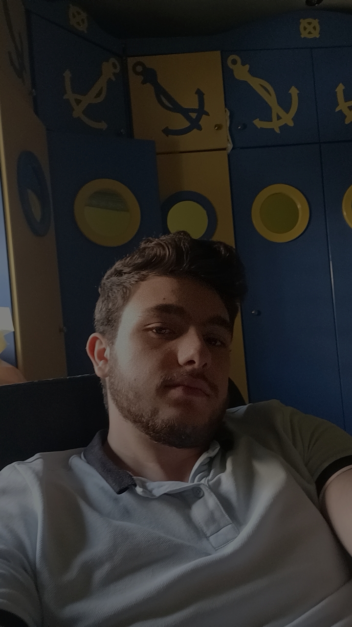 ../modelsfile/Snapchat-632376090.jpg