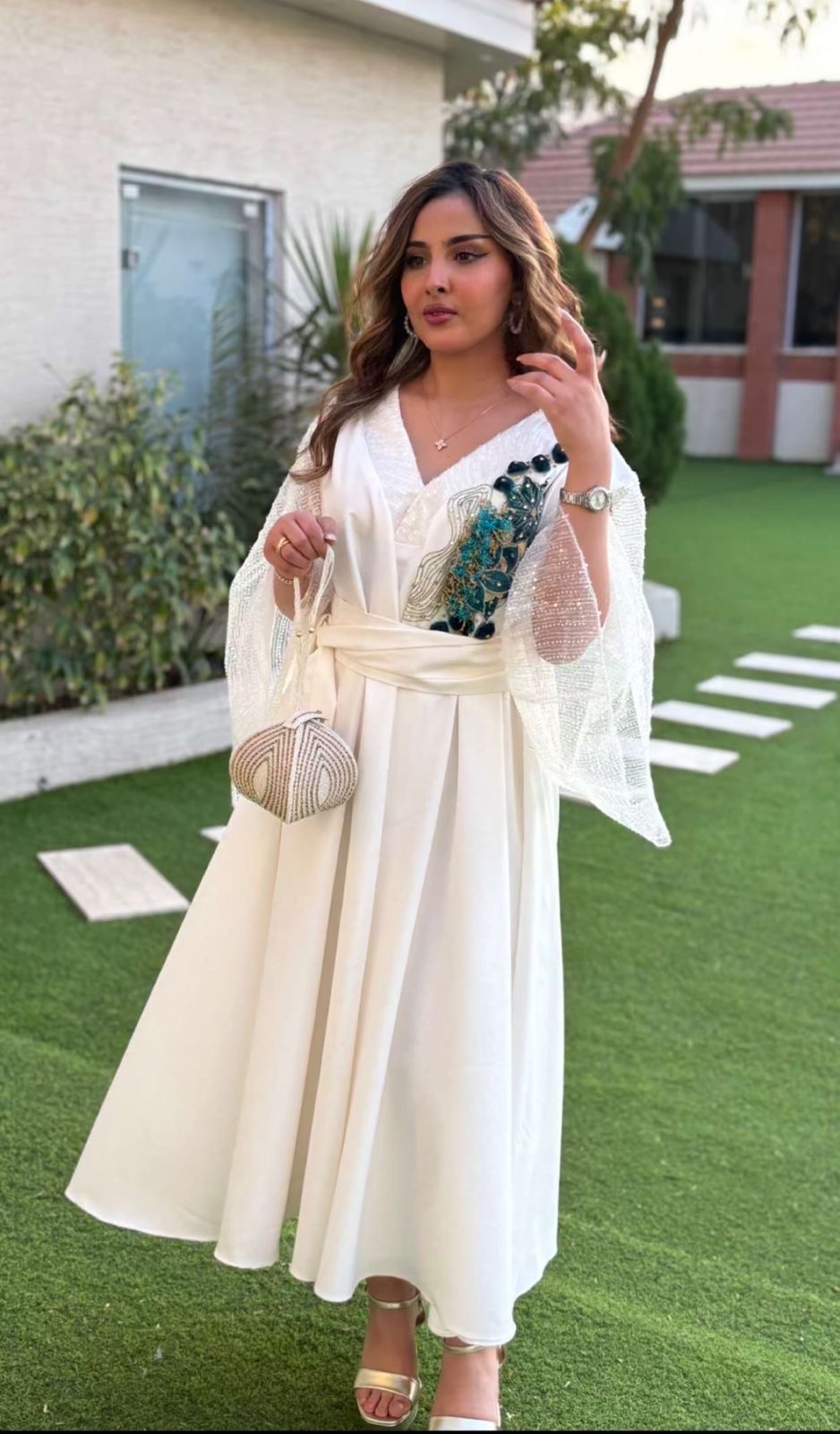المودل / Dale Jo
