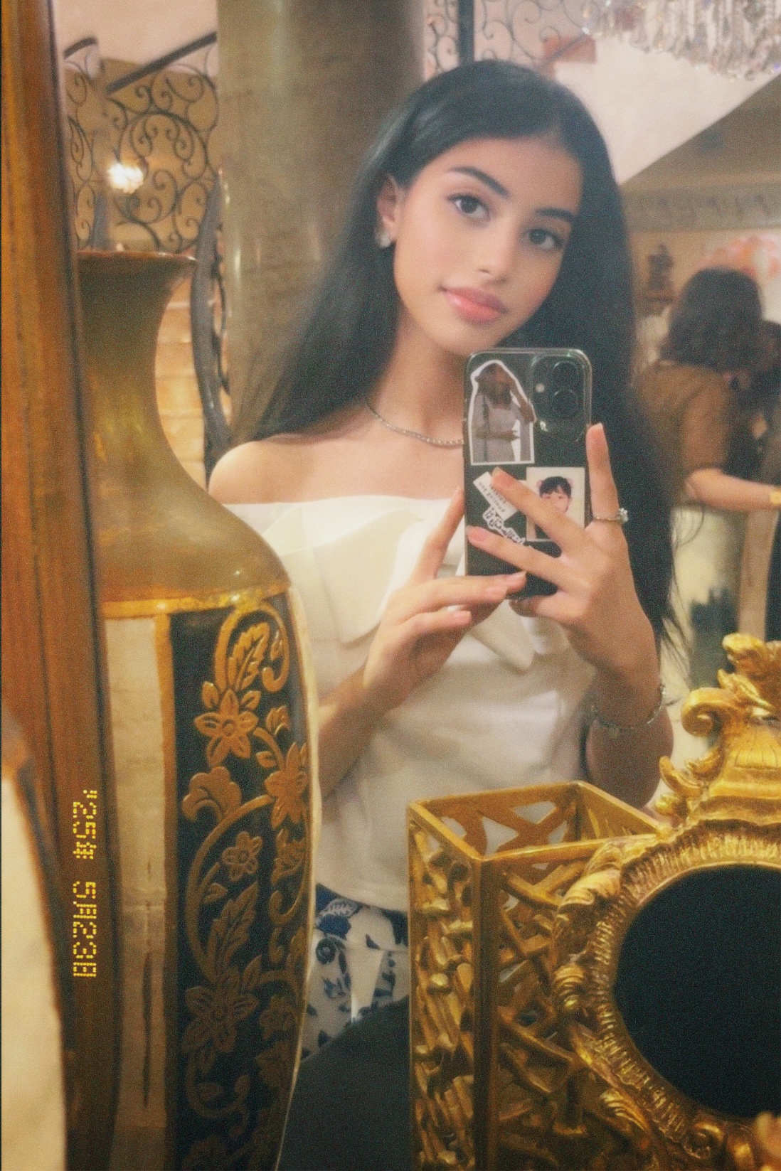 ../modelsfile/model_250_686121a1ed7b9.jpeg