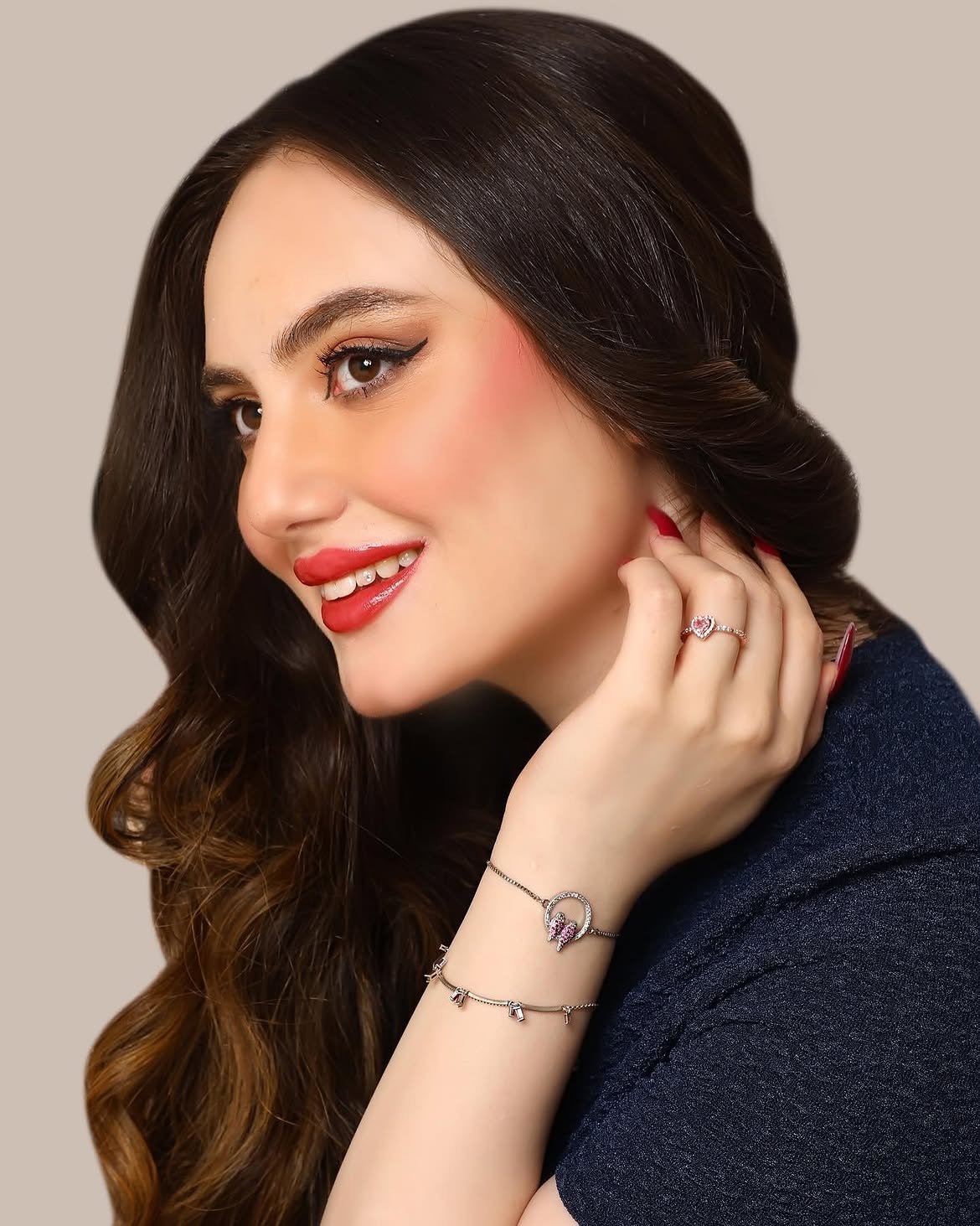 المودل / مودل فيفي